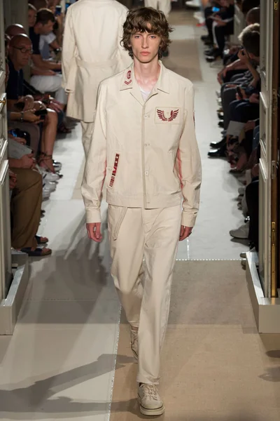Look 23